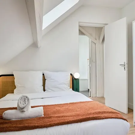 Duplex 2 Bedrooms 2 Bath 公寓