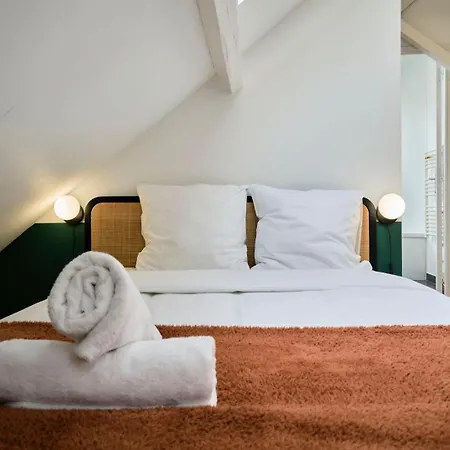 Duplex 2 Bedrooms 2 Bath Apartmán