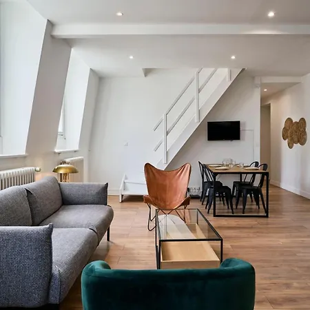 Duplex 2 Bedrooms 2 Bath Apartmán