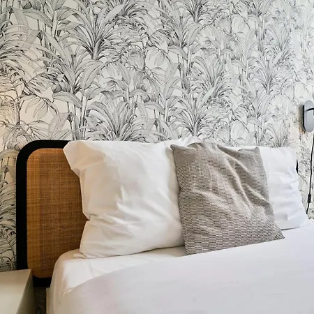 Duplex 2 Bedrooms 2 Bath 里尔