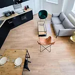 Duplex 2 Bedrooms 2 Bath Appartamento Lilla