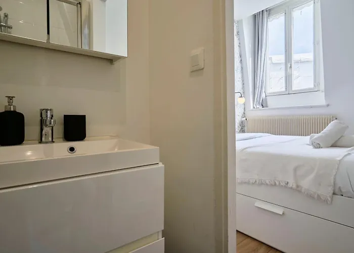 Duplex 2 Bedrooms 2 Bath شقة *