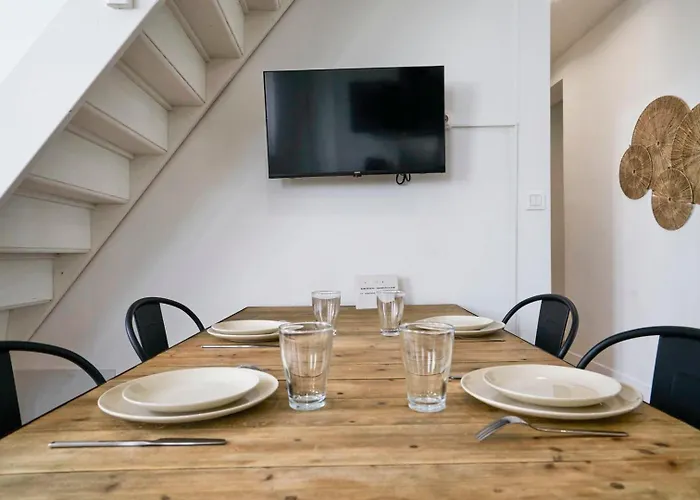 Duplex 2 Bedrooms 2 Bath ليل