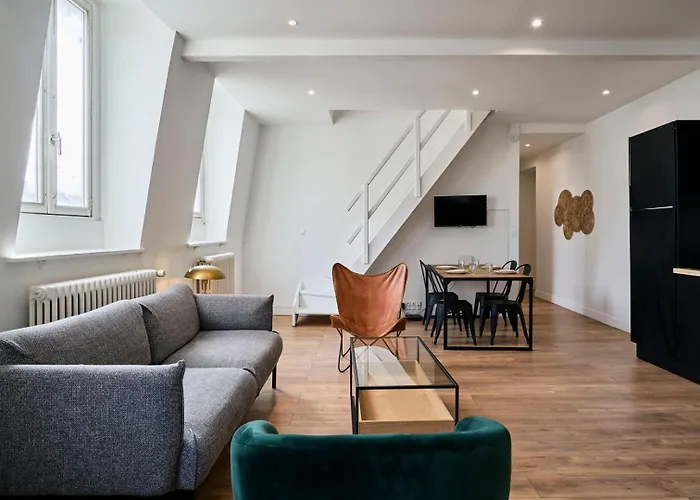 Duplex 2 Bedrooms 2 Bath شقة