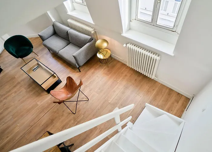 Duplex 2 Bedrooms 2 Bath شقة